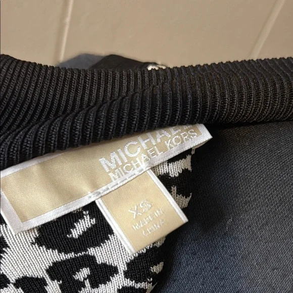 B6 MICHAEL Michael Kors Women’s XS Monochrome Patterned Midi Peplum Dress - Picture 2 of 7